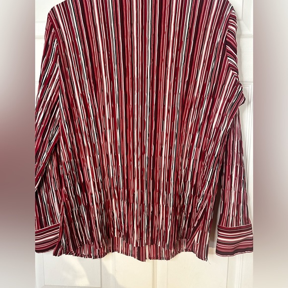East 5th Striped, Crinkle,  Button Up Blouse in EUC - Picture 3 of 4